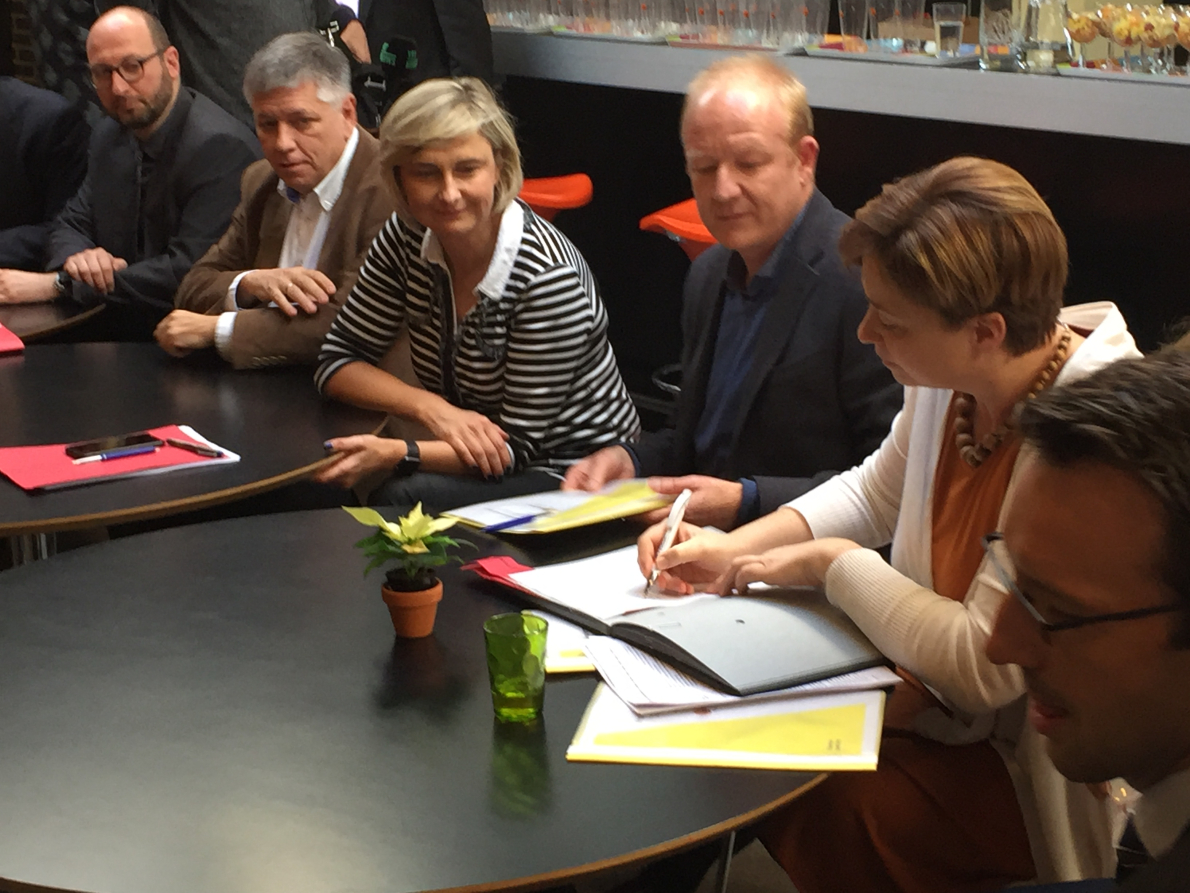 Ondertekening engagementsverklaring met ministers Crevits en Vandeurzen