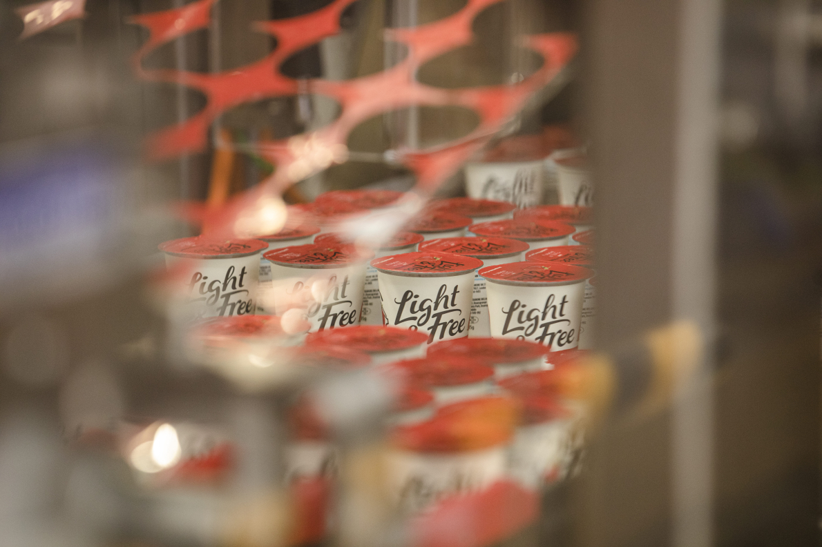 Danone stelt eerste yoghurtpotje voor van gerecycleerd plastic Danone stelt eerste yoghurtpotje voor van gerecycleerd plastic